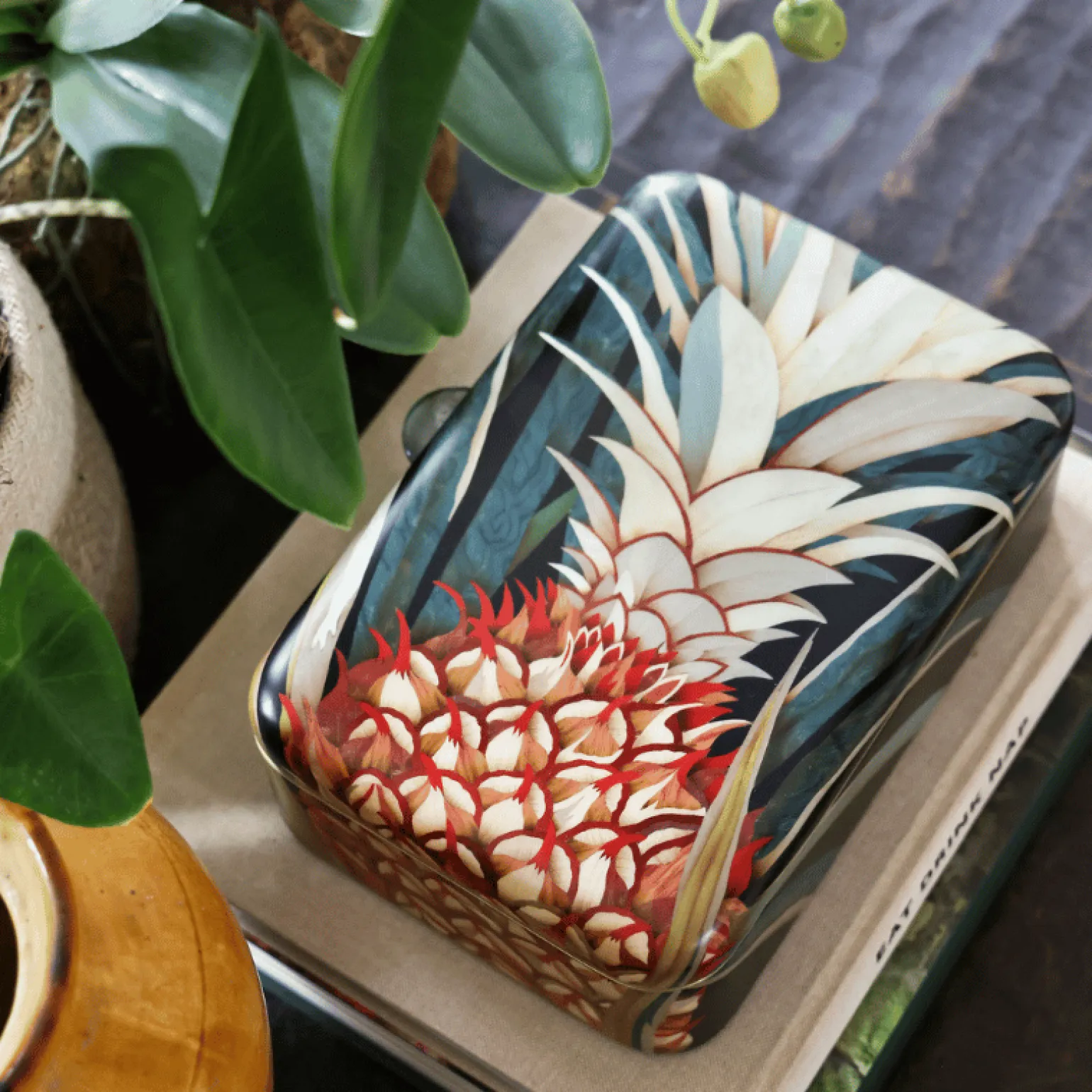abacaxi_marquetry_jewelle_2.webp Abacaxi Marquetry Jewellery Box