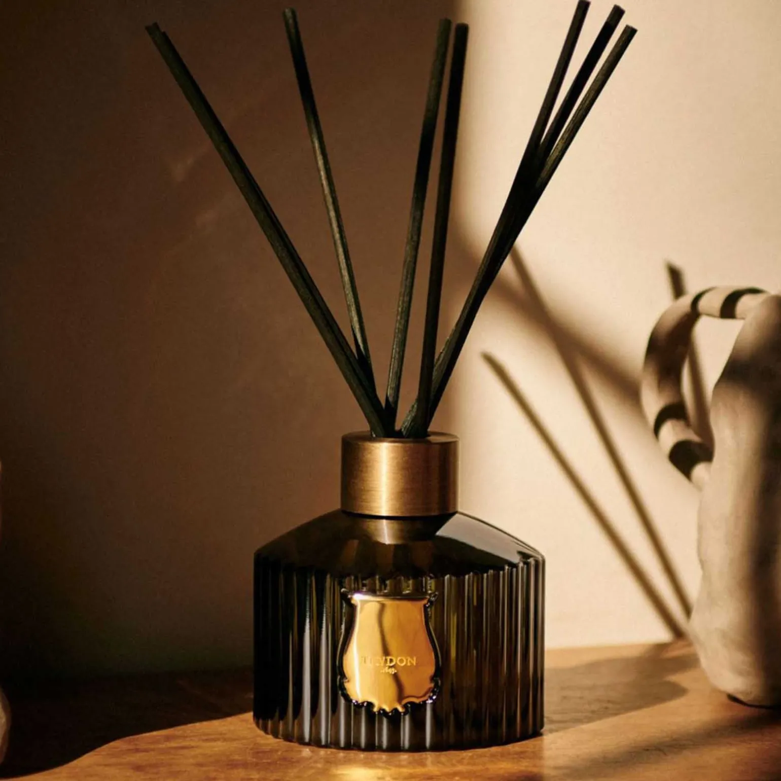 abd_el_kader_room_diffuse_1-1.webp Abd El Kader Room Diffuser Refill