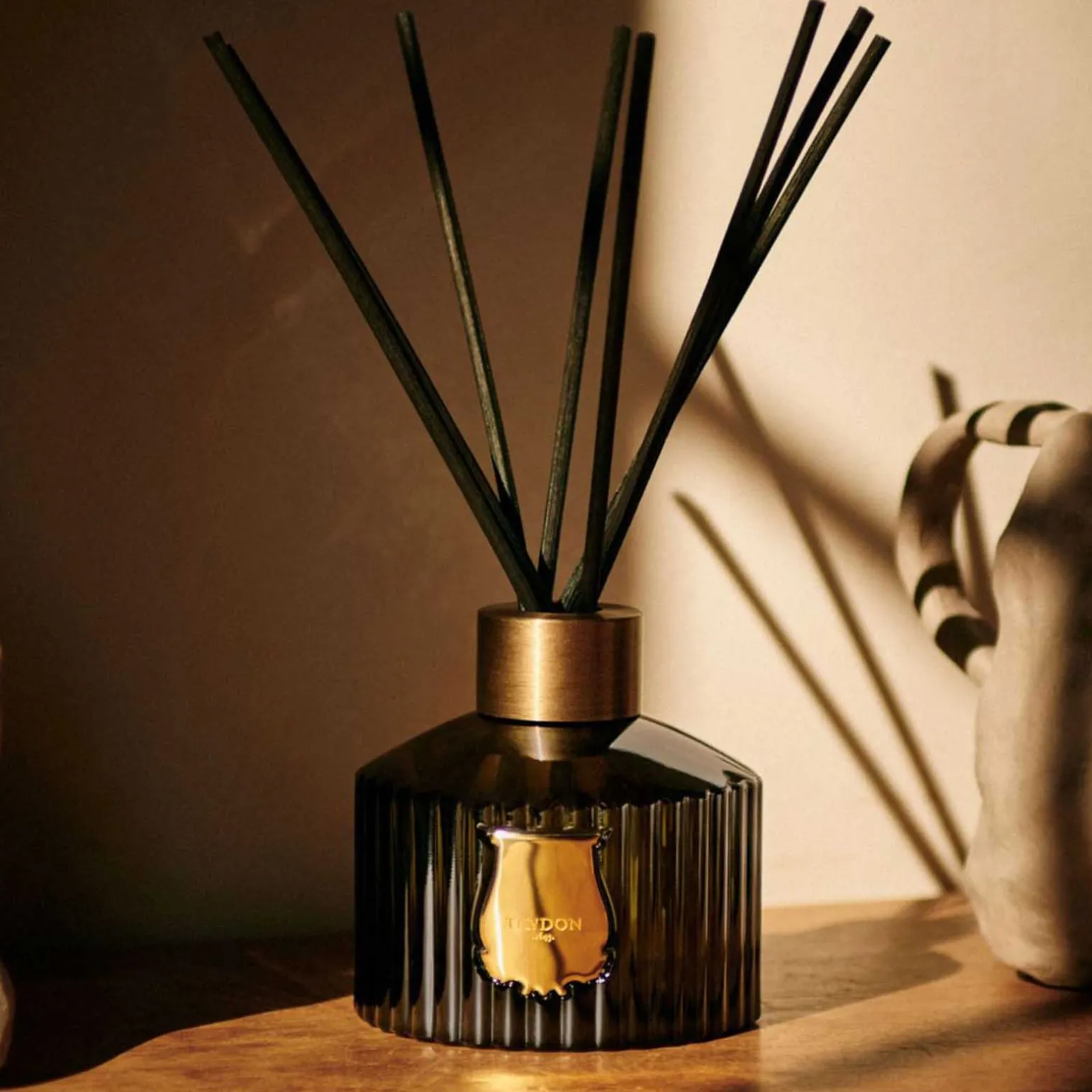 abd_el_kader_room_diffuse_1.webp Abd El Kader Room Diffuser