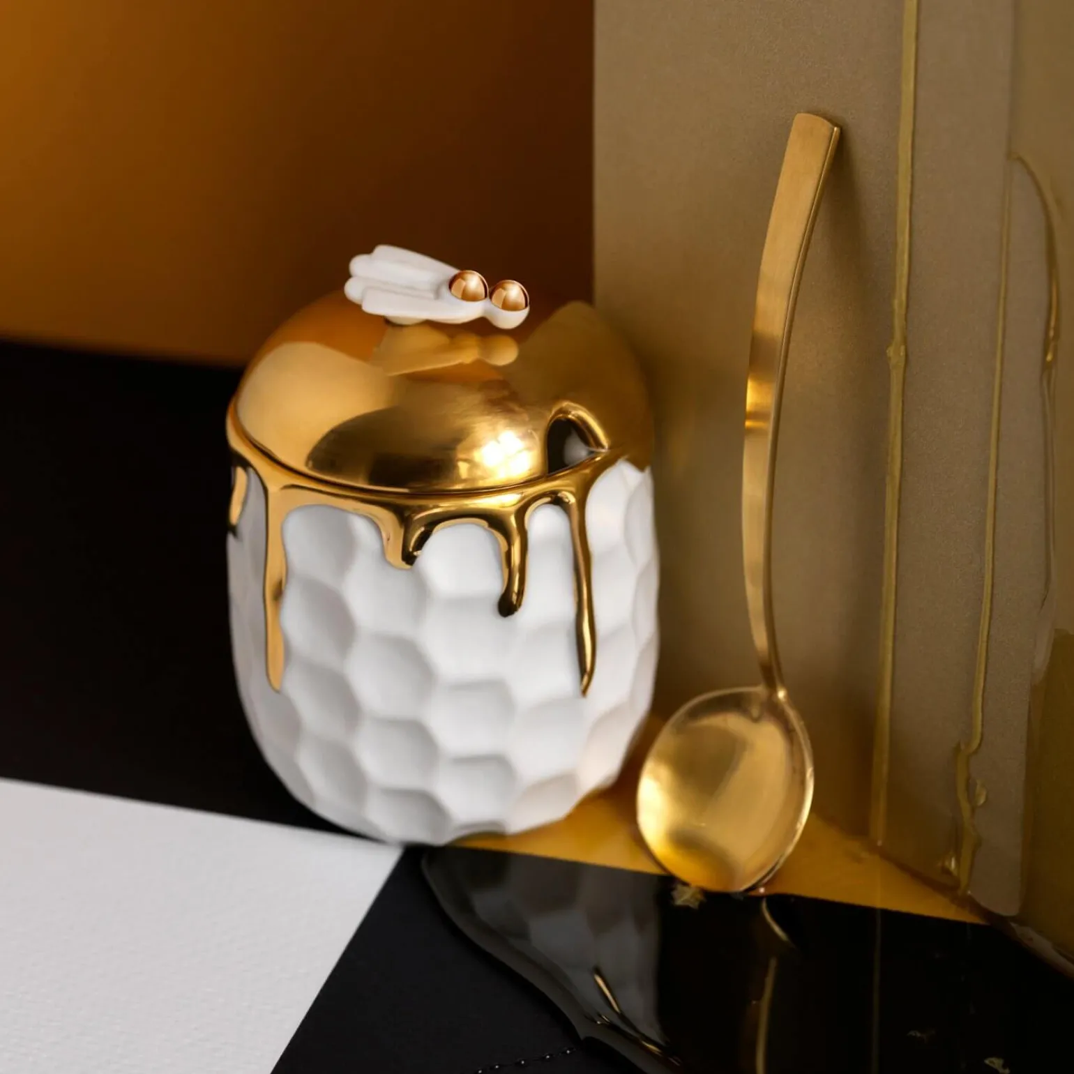 beehive_honeypot_1.webp Beehive Honeypot