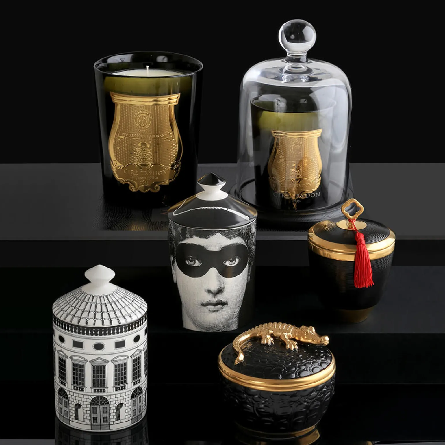 crocodile_scented_candle_3.webp Crocodile Scented Candle