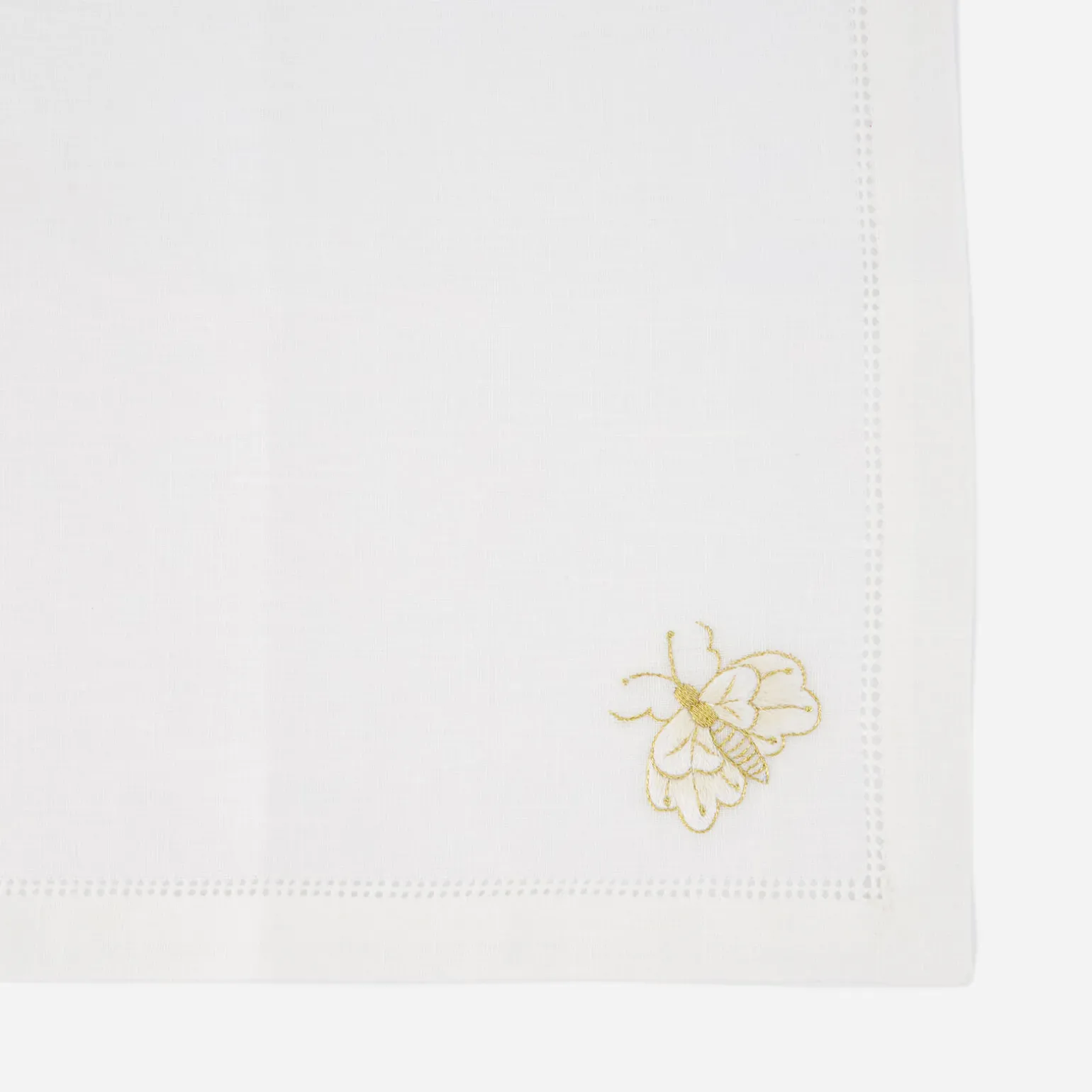 enchanted_garden_tea_napk_5.webp Enchanted Garden Tea Napkin - Set of 4