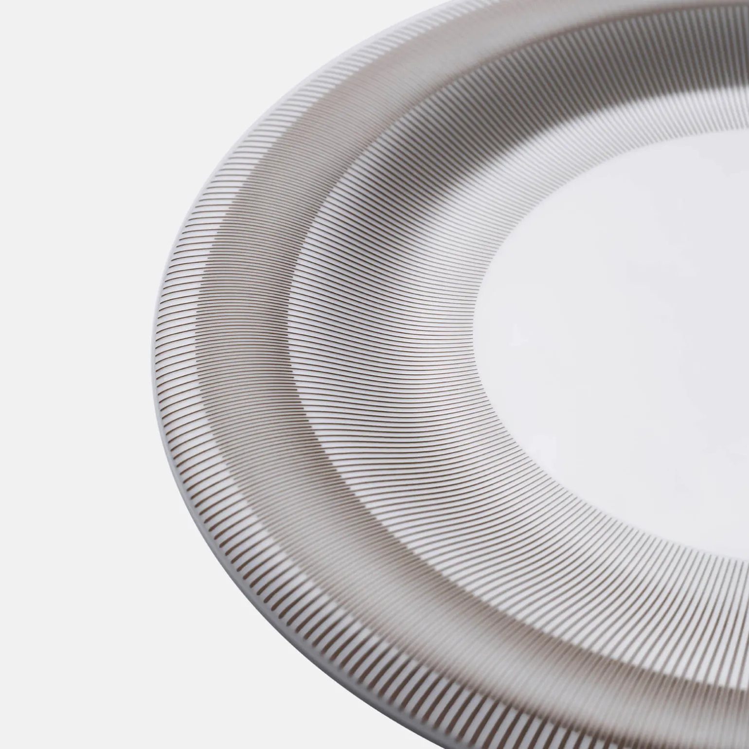 fluen_fine_lines_dessert__2.webp Fluen Fine Lines Dessert Plate