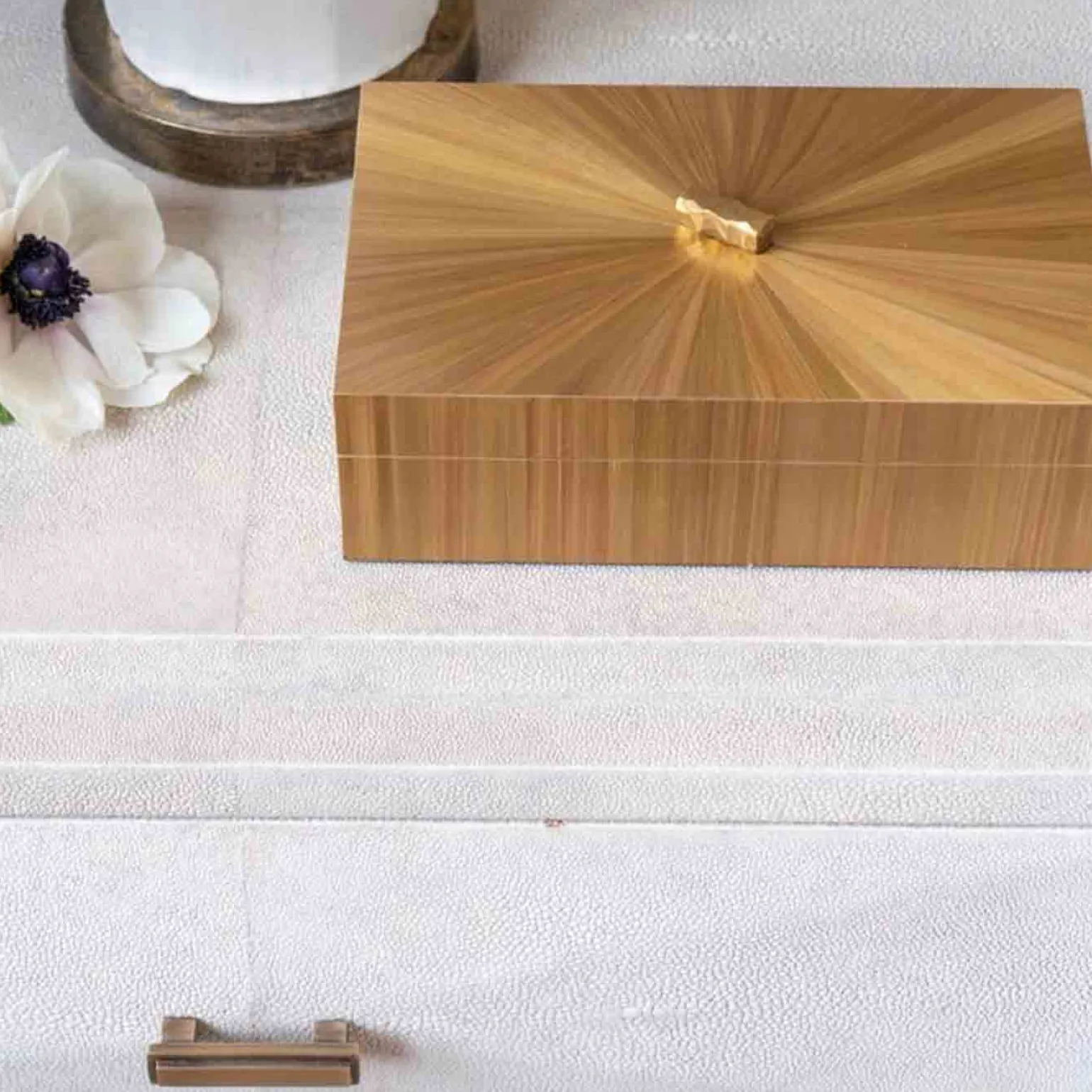 gold_sunburst_box_1.webp Gold Sunburst Box