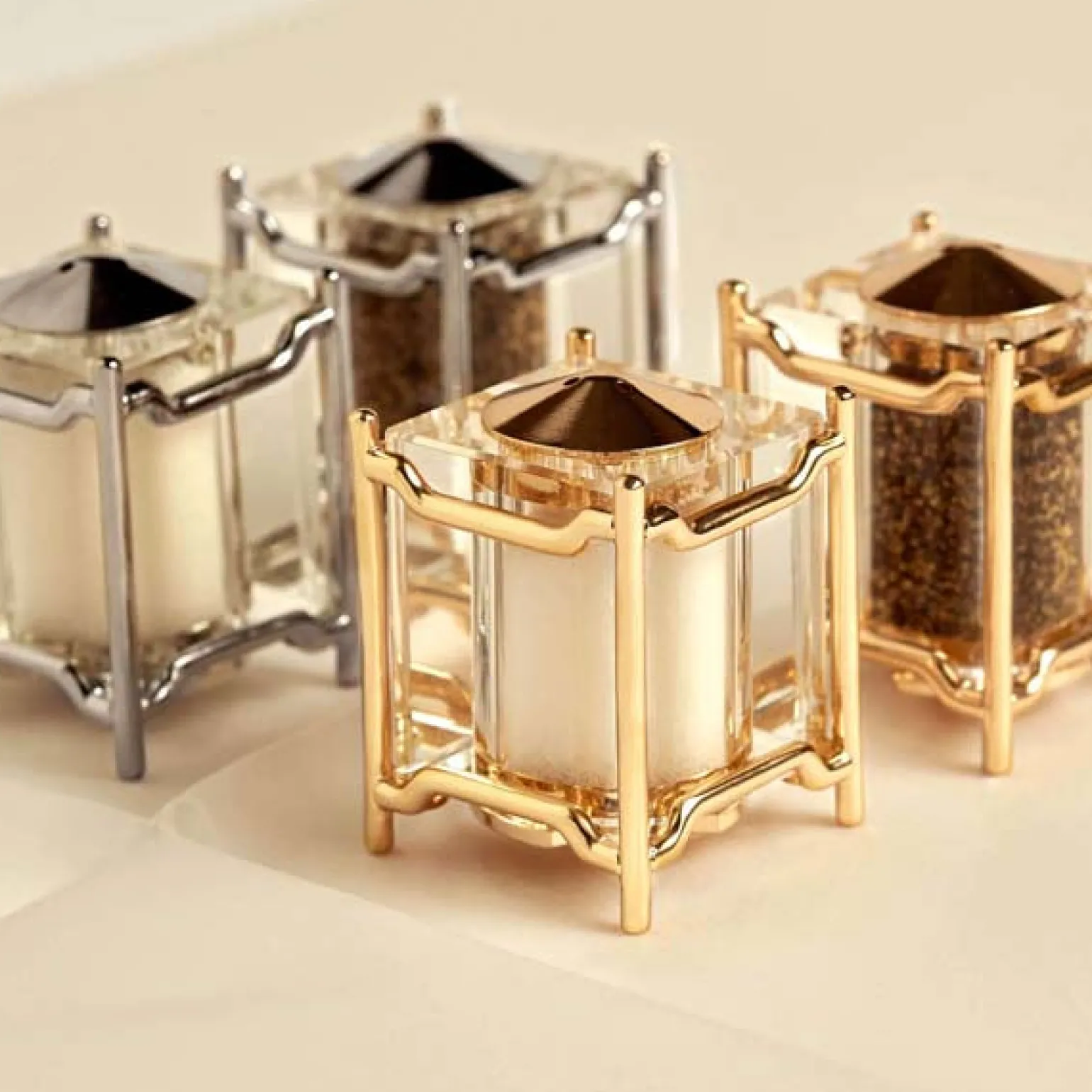 han_gold_salt__pepper_set_3.webp Han Gold Salt & Pepper Set