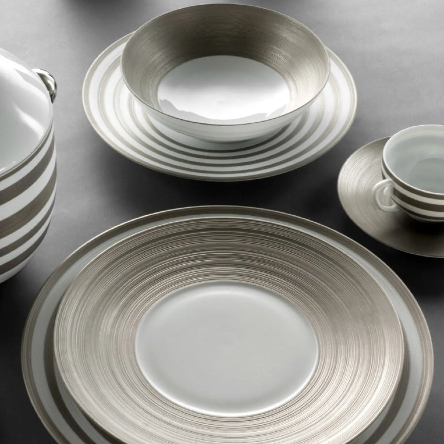 hmisphre_platinum_dessert_1.webp Hémisphère Platinum Dessert Plate