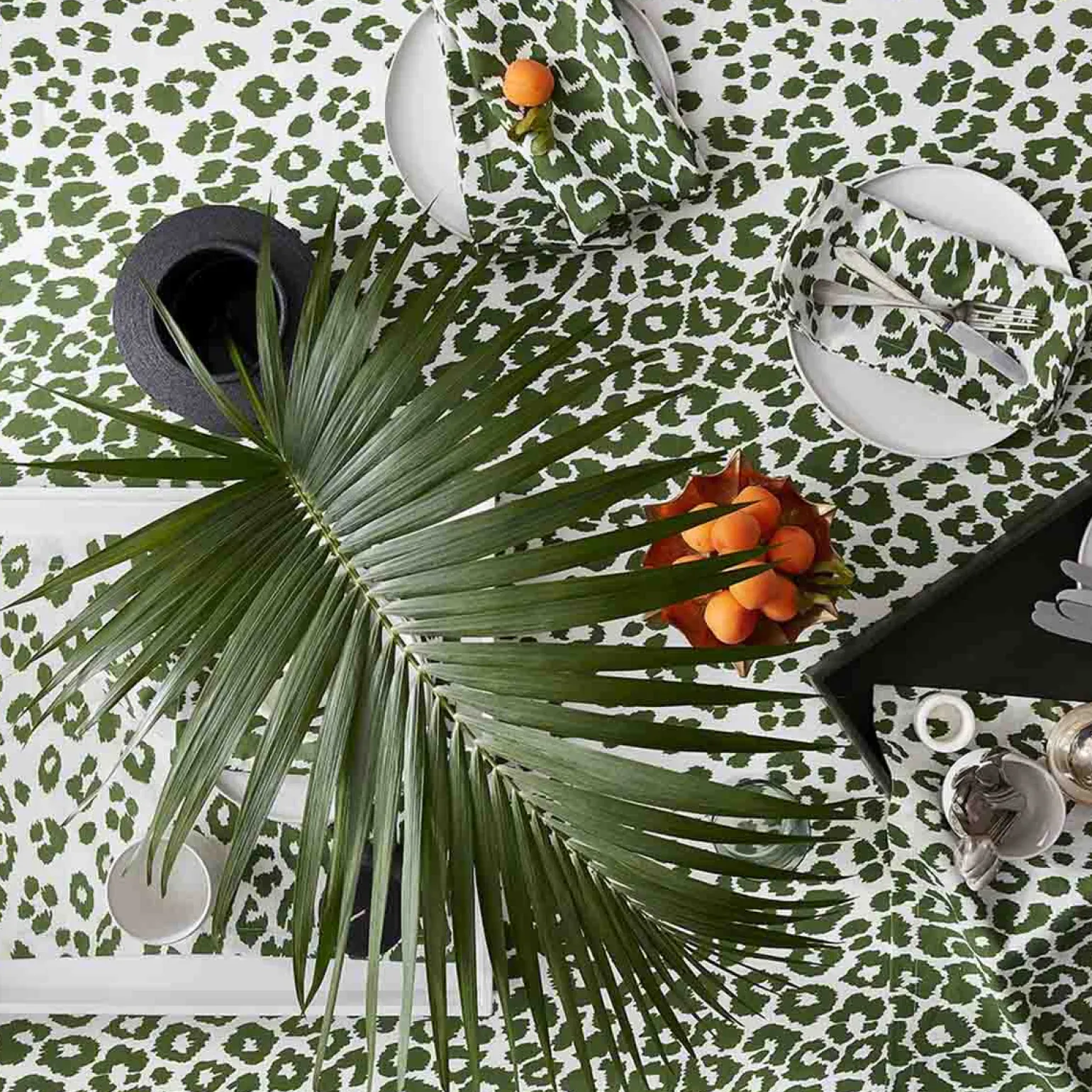 iconic_leopard_tablecloth_1.webp Iconic Leopard Tablecloth Green