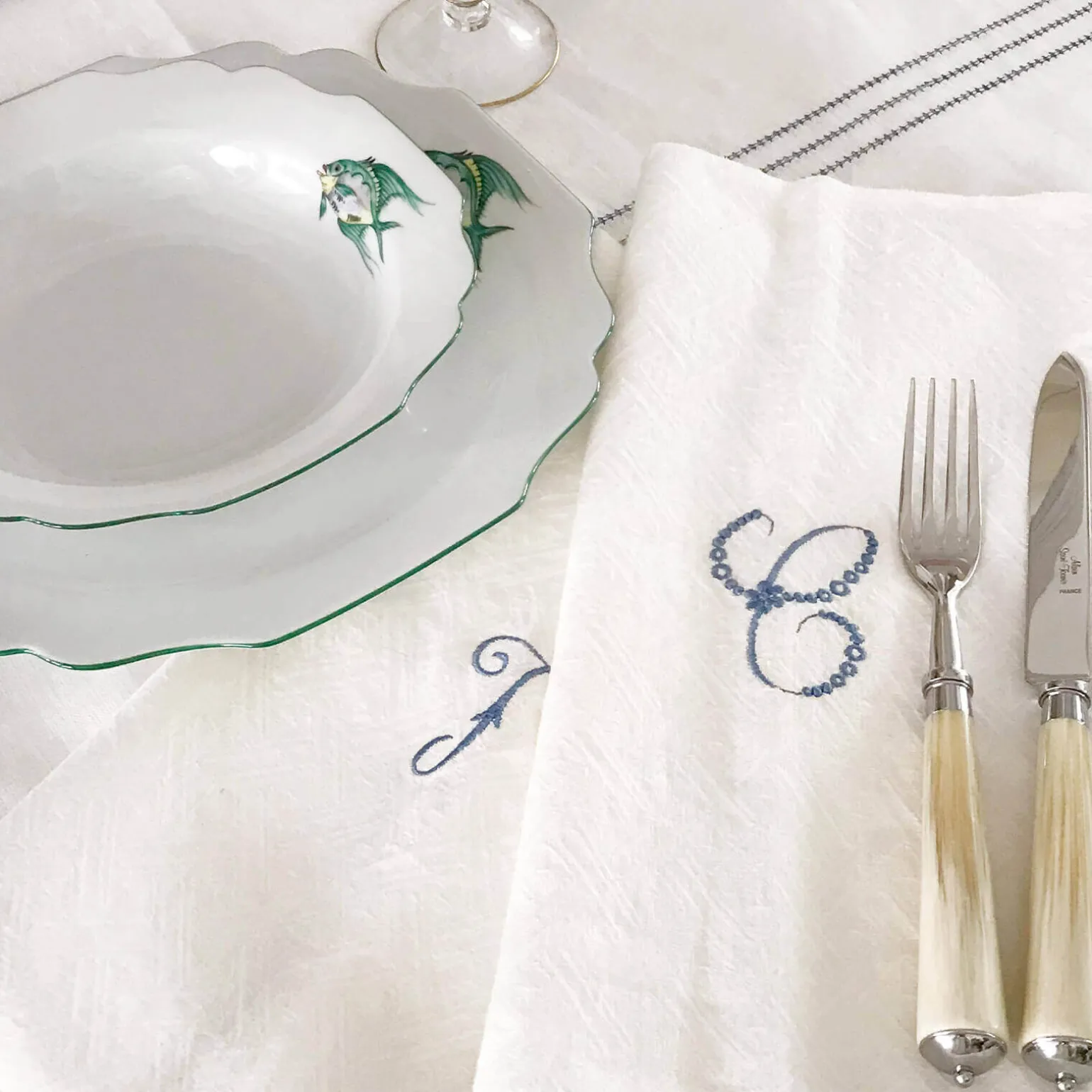 julia_light_horn_piece_cu_2.webp Julia Light Horn 4-Piece Cutlery Set