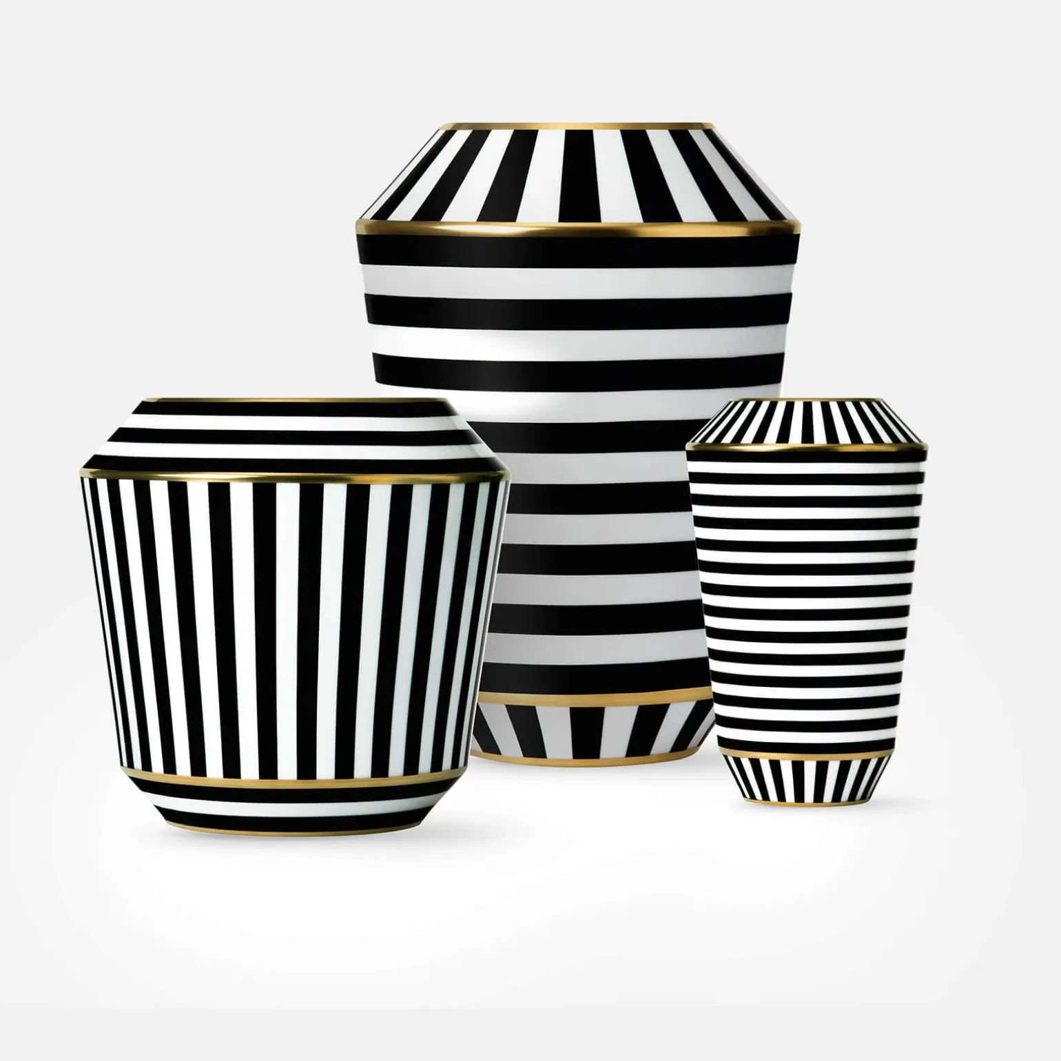 luna_medium_vase_1.webp Luna Medium Vase