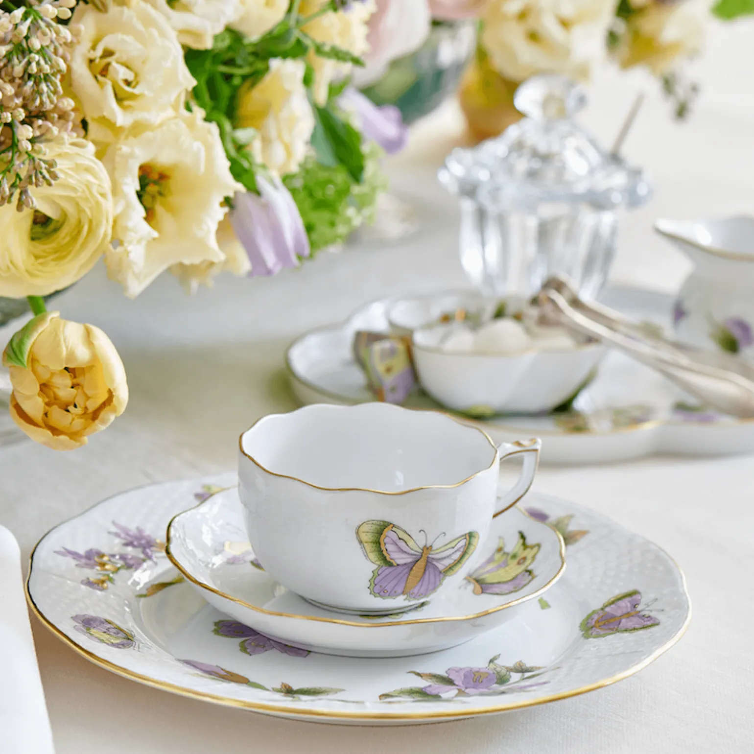 royal_garden_flower_teacu_3.webp Royal Garden Flower Teacup & Saucer