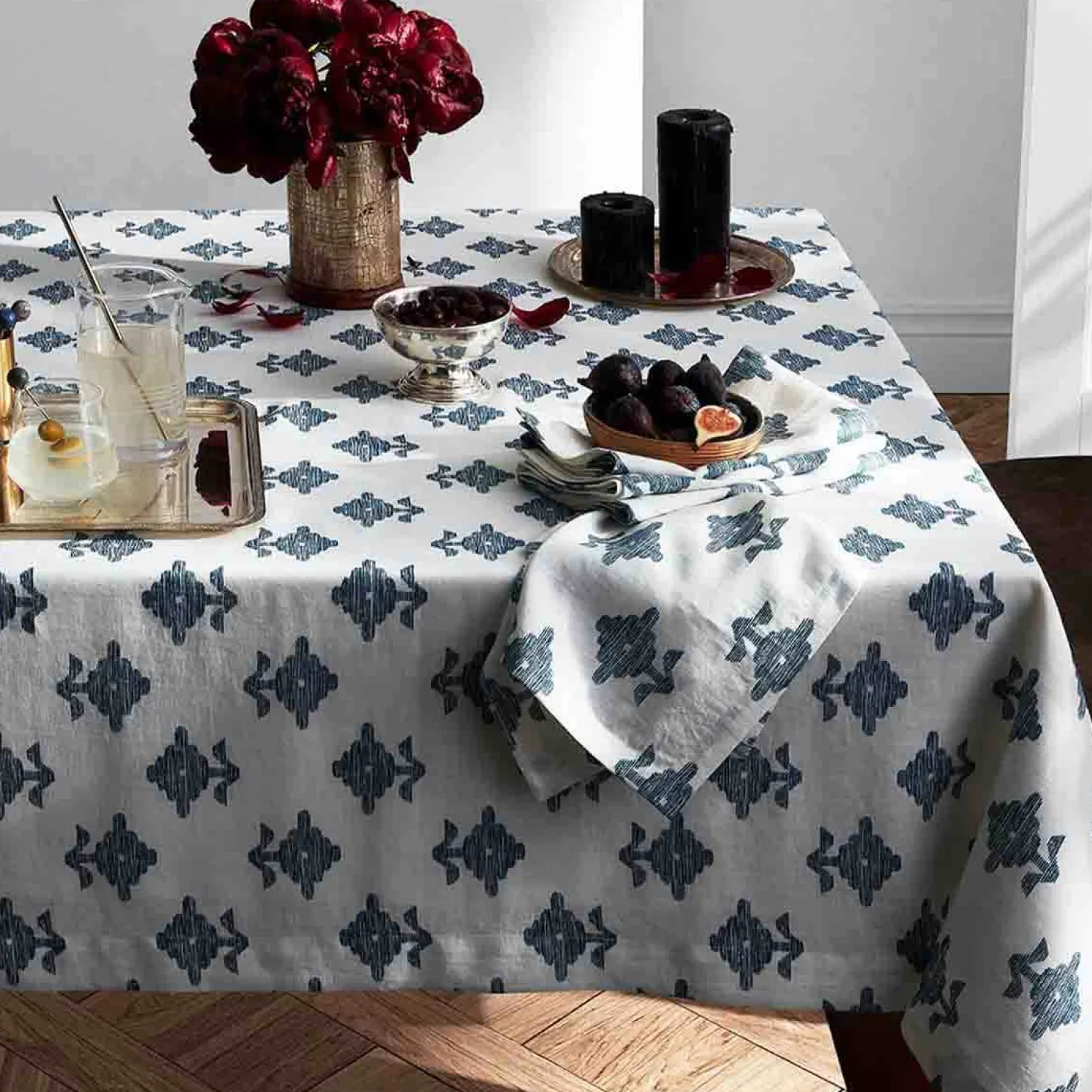 rubia_tablecloth_1.webp Rubia Tablecloth