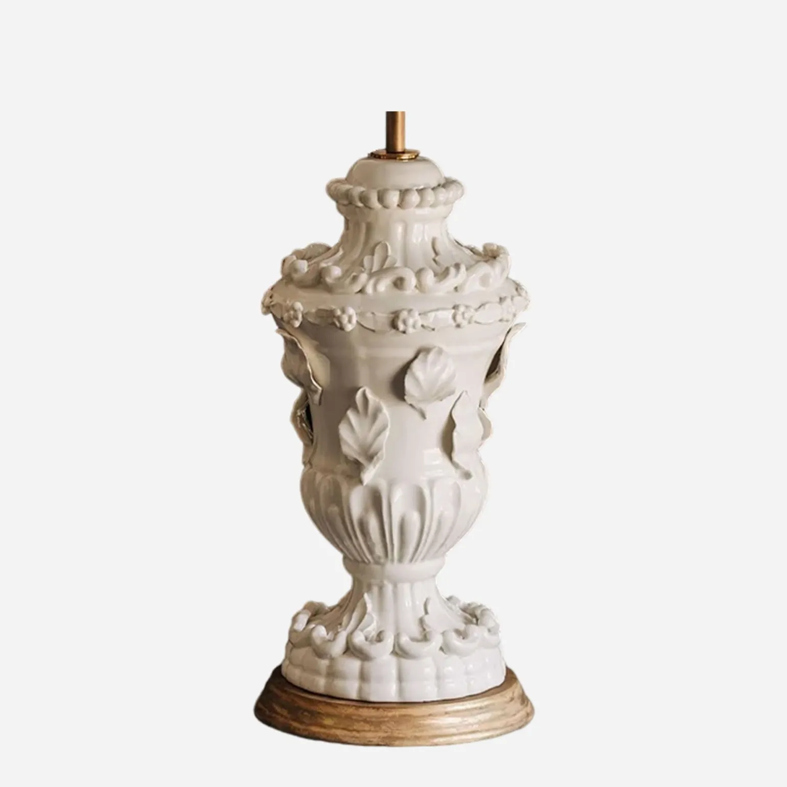 sabina_white_lamp_0.webp Sabina White Lamp