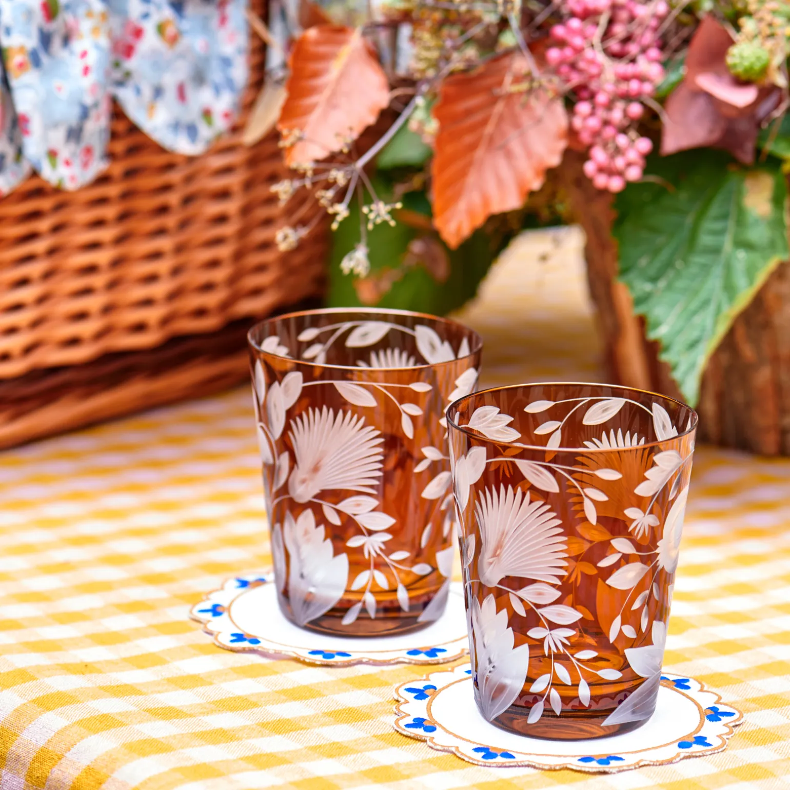 verdure_medium_tumbler_wa_2.webp Verdure Medium Tumbler Walnut - Set of 2
