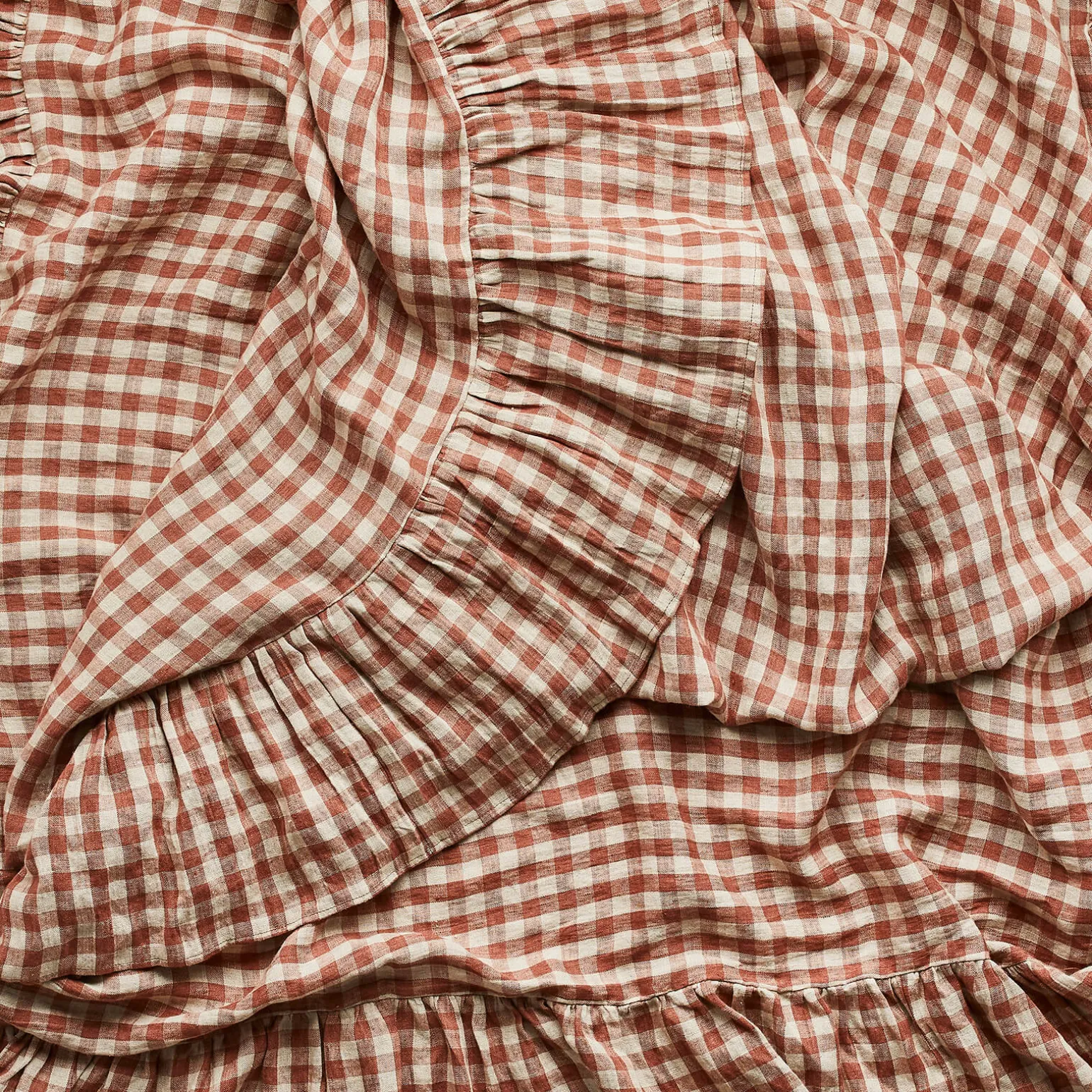 wes_gingham_frill_tablecl_3.webp Wes Gingham Frill Tablecloth Blush
